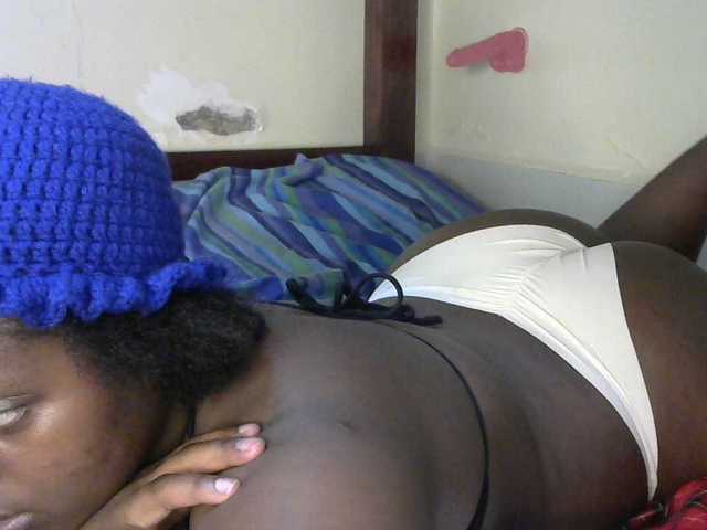 SlutyZari1