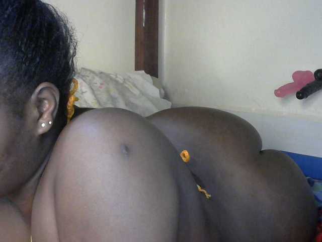 SlutyZari1