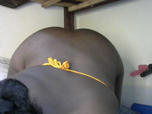 SlutyZari1