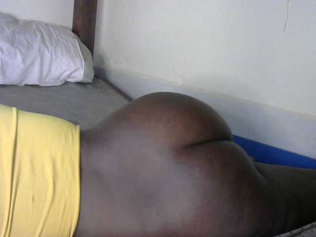SlutyZari1 live cam on BongaCams