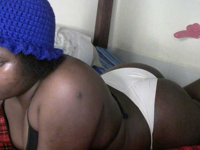 SlutyZari1