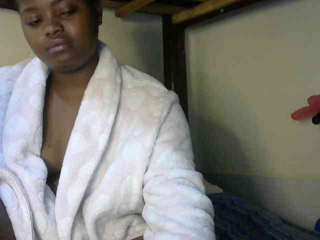 SlutyZari1 webcam