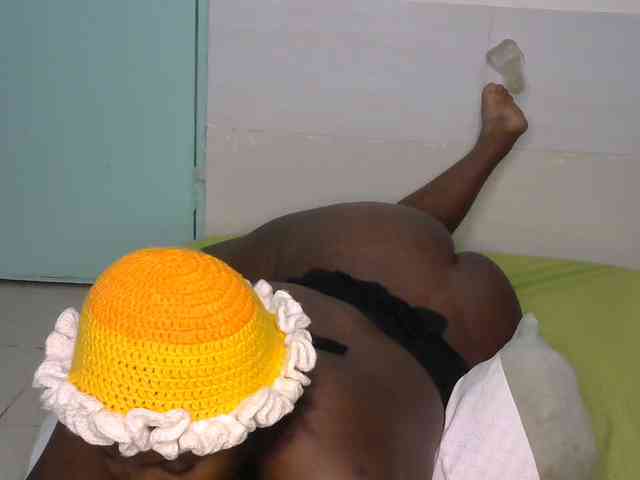 SlutyZari1 webcam