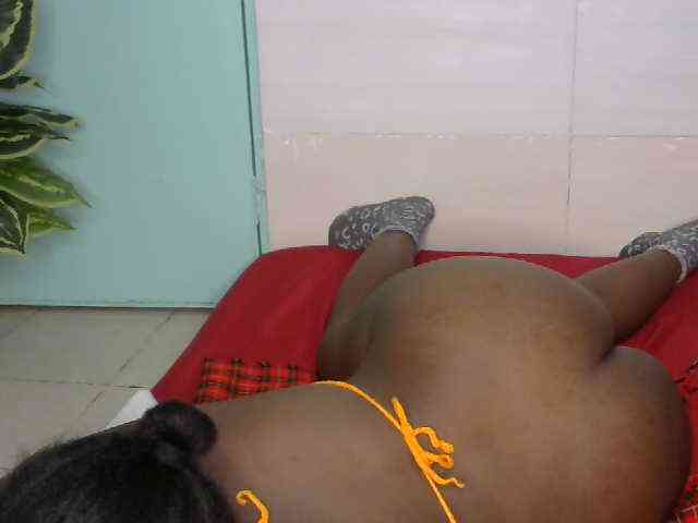 SlutyZari1 webcam