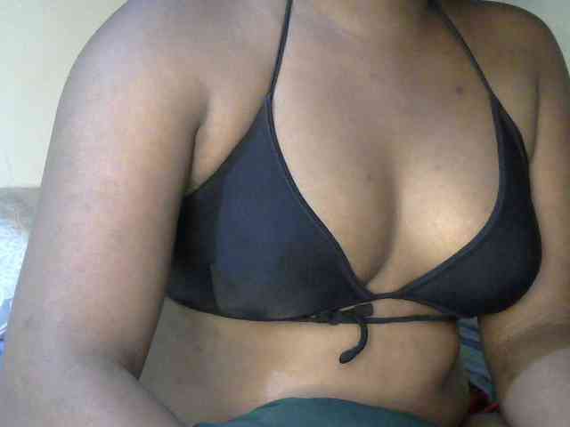 SlutyZari1 webcam