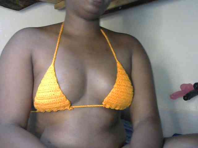SlutyZari1 webcam