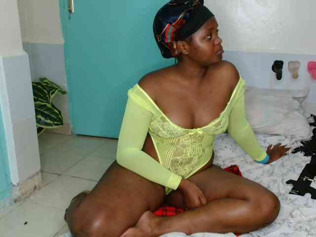 SlutyZari1 webcam