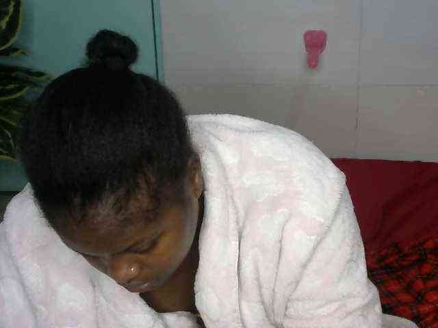 SlutyZari1 webcam