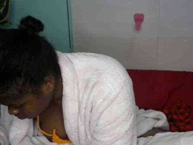 SlutyZari1 webcam