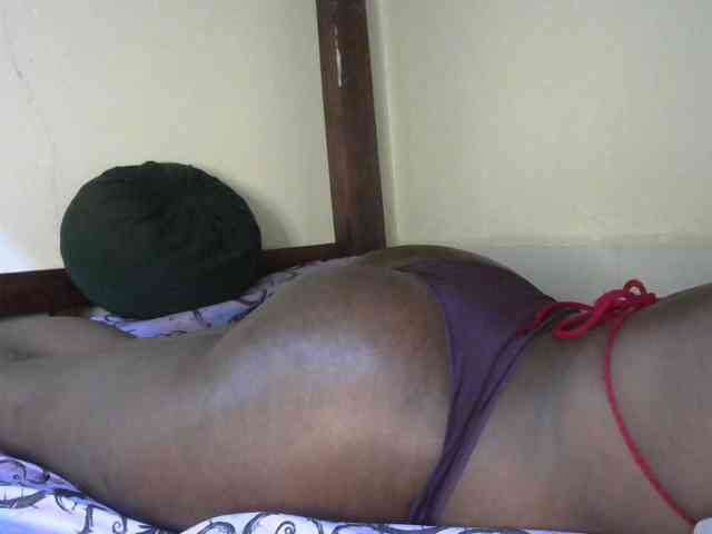 SlutyZari1 webcam