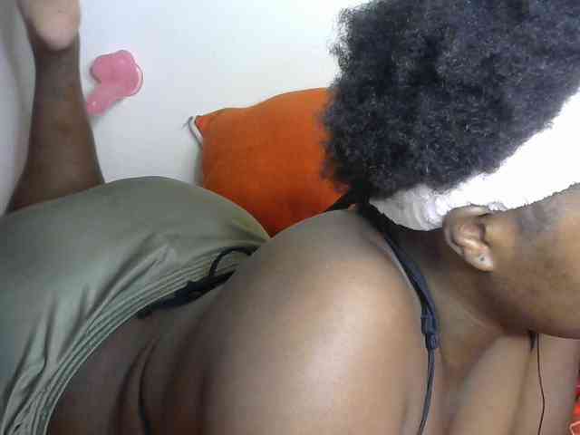 SlutyZari1 webcam