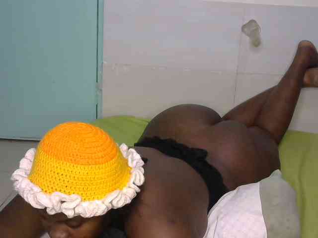 SlutyZari1 webcam