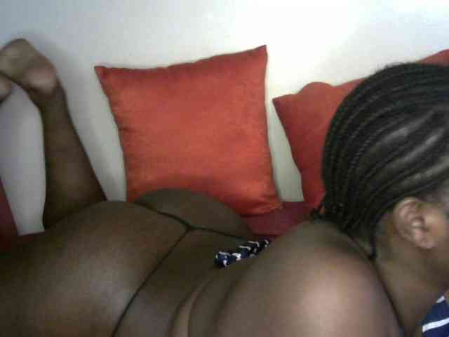 SlutyZari1 webcam