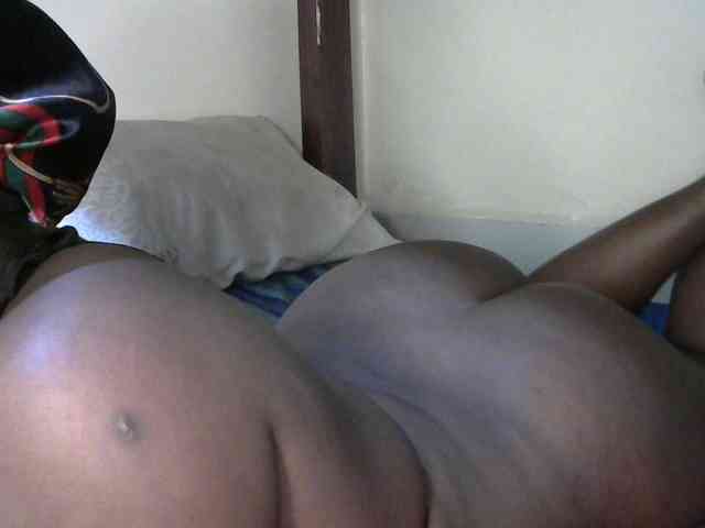 SlutyZari1