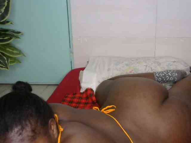 SlutyZari1 webcam