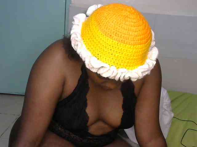 SlutyZari1 webcam