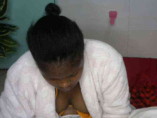 SlutyZari1 webcam