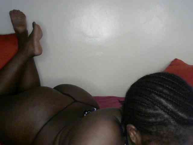 SlutyZari1 webcam