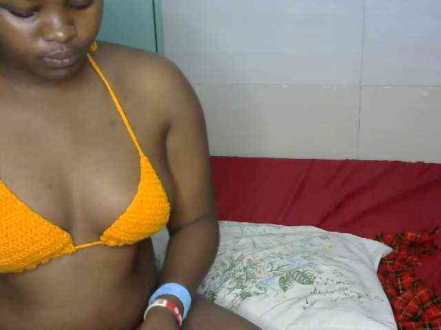 SlutyZari1 webcam