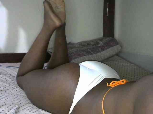 SlutyZari1