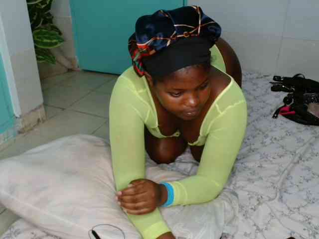 SlutyZari1 webcam