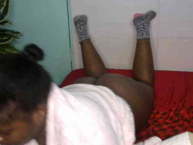 SlutyZari1 webcam