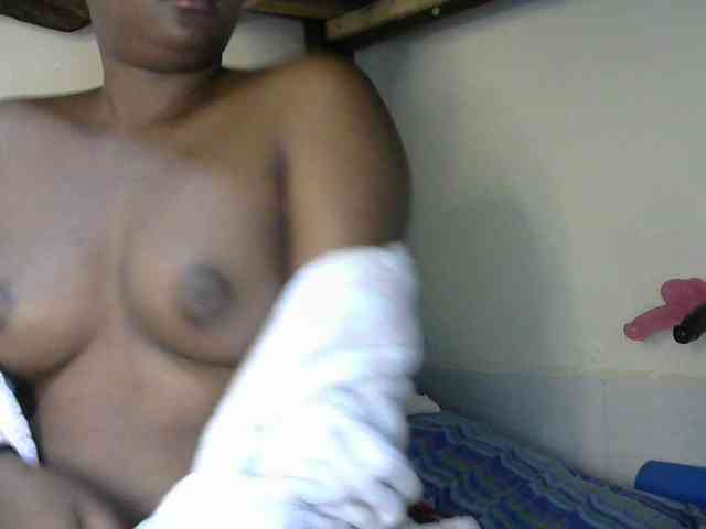 SlutyZari1 webcam