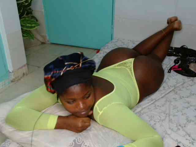 SlutyZari1 webcam