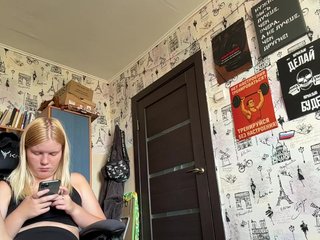 NIKADELE Porn Show