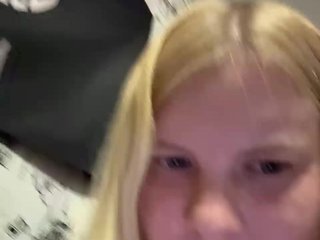 NIKADELE Porn Show