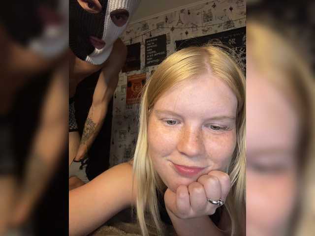 nikadele live show