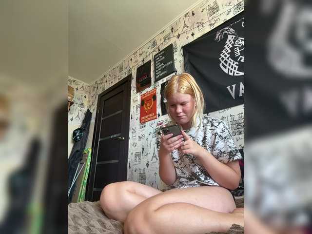 NIKADELE live webcam show