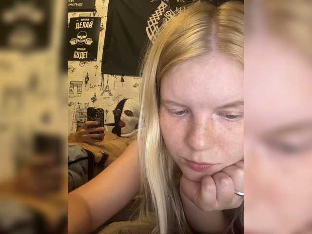 NIKADELE live webcam show