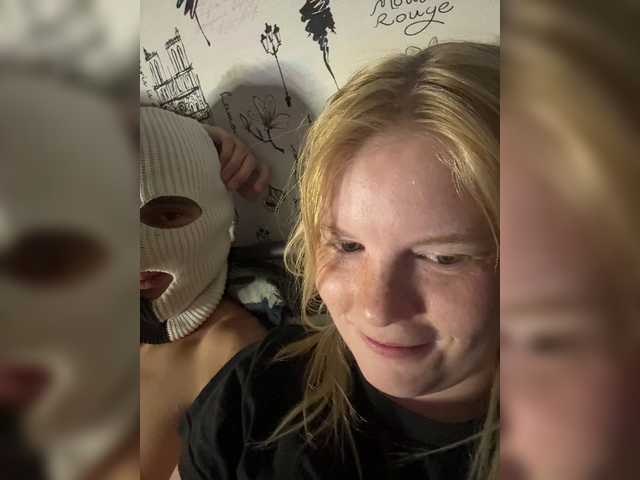 NIKADELE live webcam show