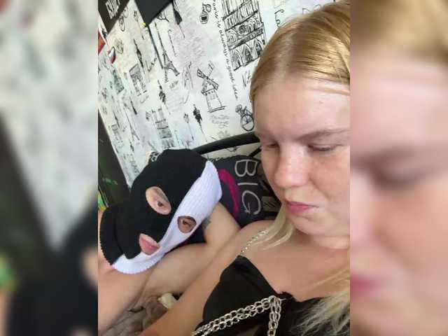 NIKADELE live webcam show