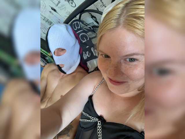 NIKADELE live webcam show