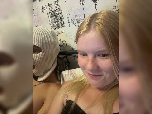 NIKADELE live webcam show