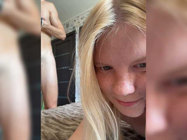 NIKADELE live webcam show