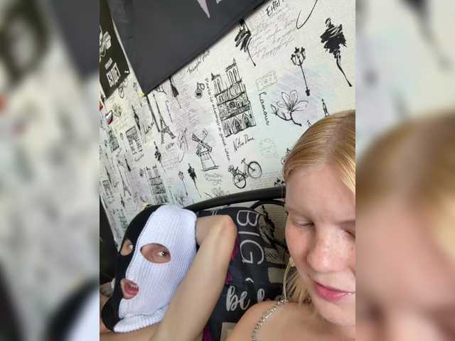 NIKADELE live webcam show