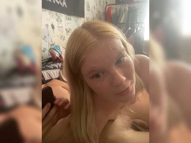 nikadele live show