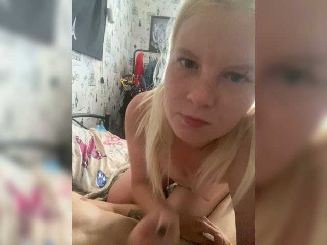 nikadele live show
