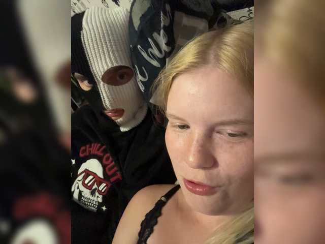 NIKADELE live webcam show