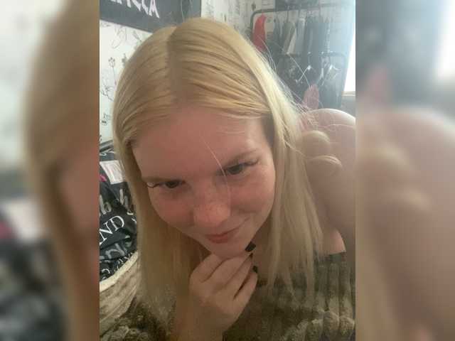 go to chat with NIKADELE