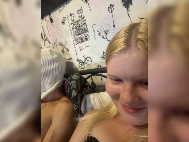 NIKADELE live webcam show