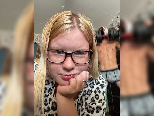 NIKADELE