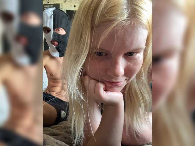 NIKADELE live webcam show