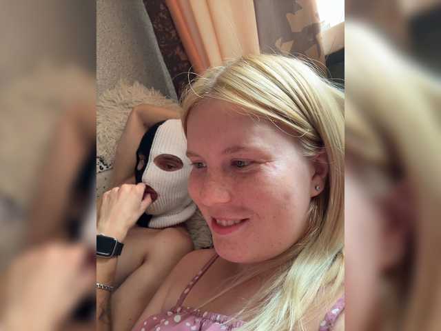 NIKADELE live webcam show