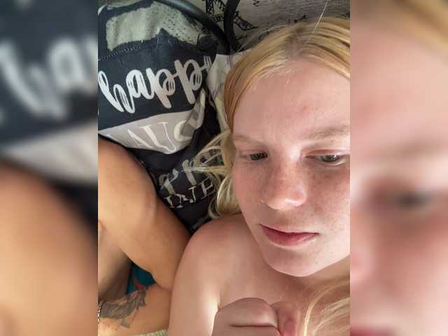NIKADELE live webcam show