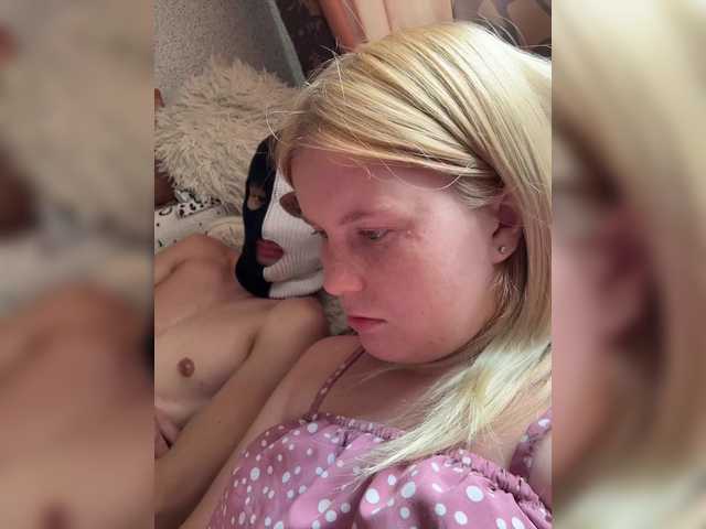 NIKADELE live webcam show