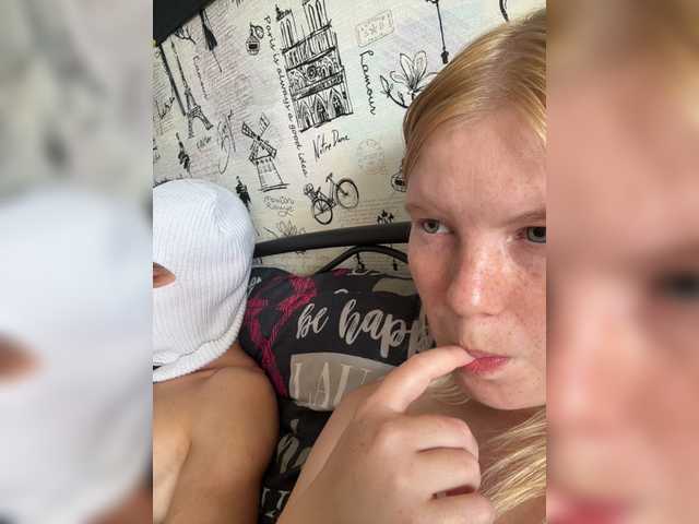 NIKADELE live webcam show